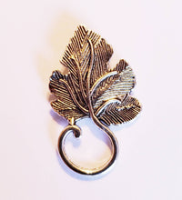 Load image into Gallery viewer, Elegant Leaf Brooch Lapel Pin
