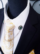 Load image into Gallery viewer, Collar Chain Pin with Green Center
