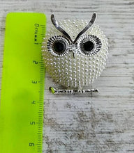 Load image into Gallery viewer, Pearl Owl Brooch Pin

