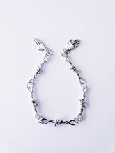 Load image into Gallery viewer, Hand Barbed Wire Collar Chain Pin
