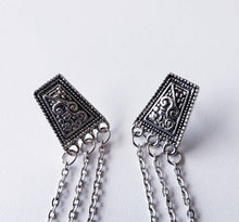 Load image into Gallery viewer, Glyph Collar Chain Pin
