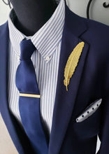 Load image into Gallery viewer, Metal Feather Lapel Pin 
