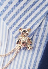 Load image into Gallery viewer, Teddy Bear Collar Chain Pin
