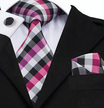 Load image into Gallery viewer, Men&#39;s Black Fuchsia Checkered Silk Necktie Set
