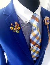 Load image into Gallery viewer, Elegant Flower Brooch Shirt Pin
